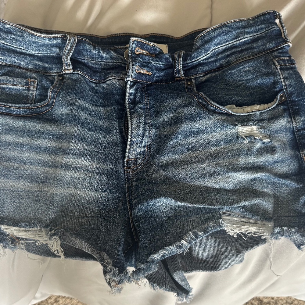 Buckle Denim Stretch Jean Short